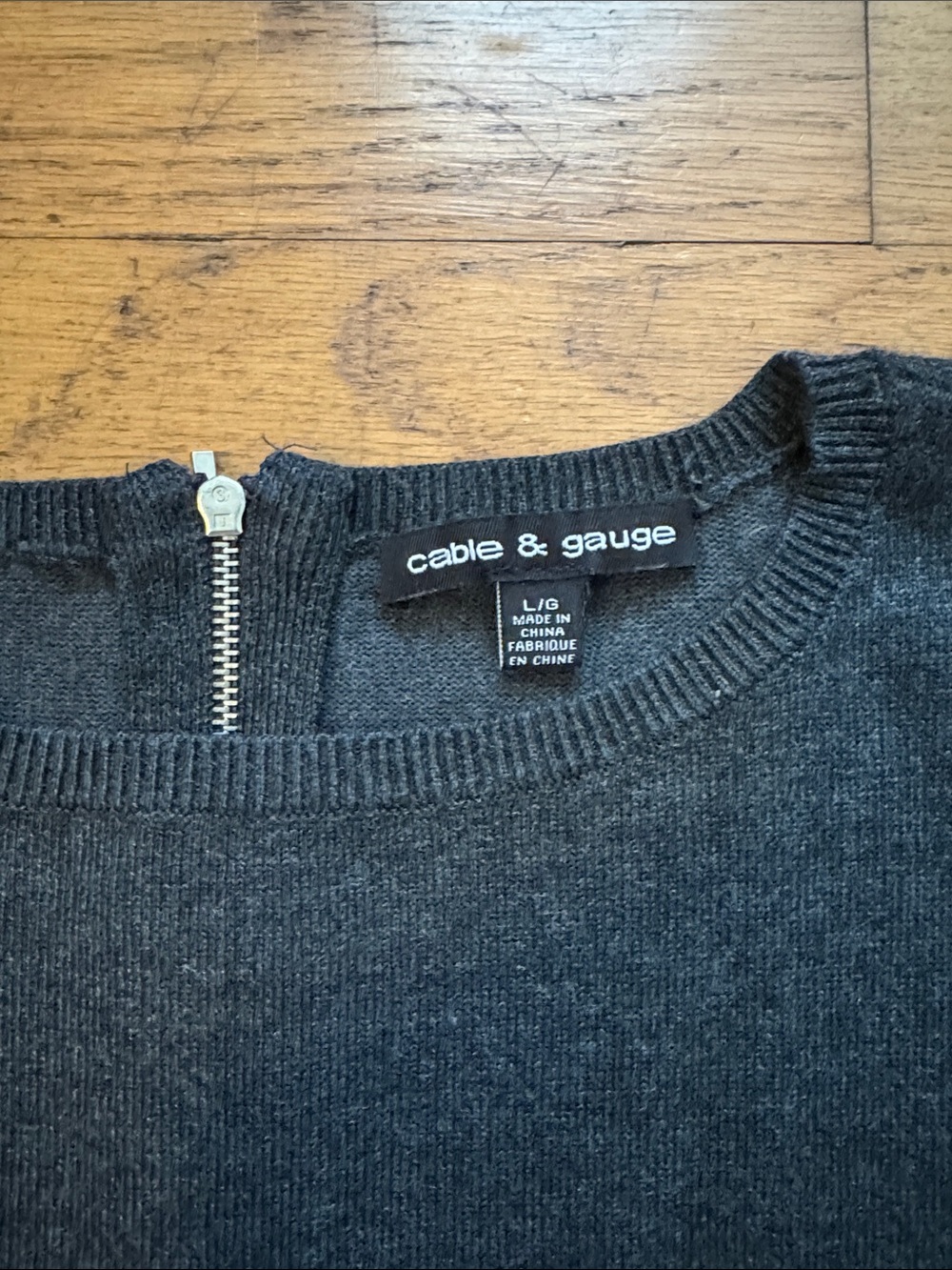 Cable & Gauge Women’s Charcoal Crewneck Sweater - Picture 2 of 6